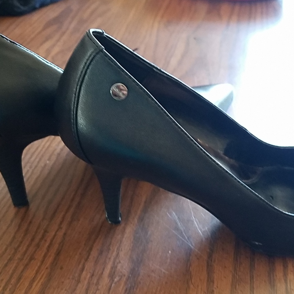 Heels - Picture 3 of 4